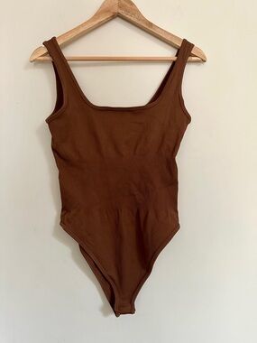 OQQ Ribbed Bodysuit in Brown